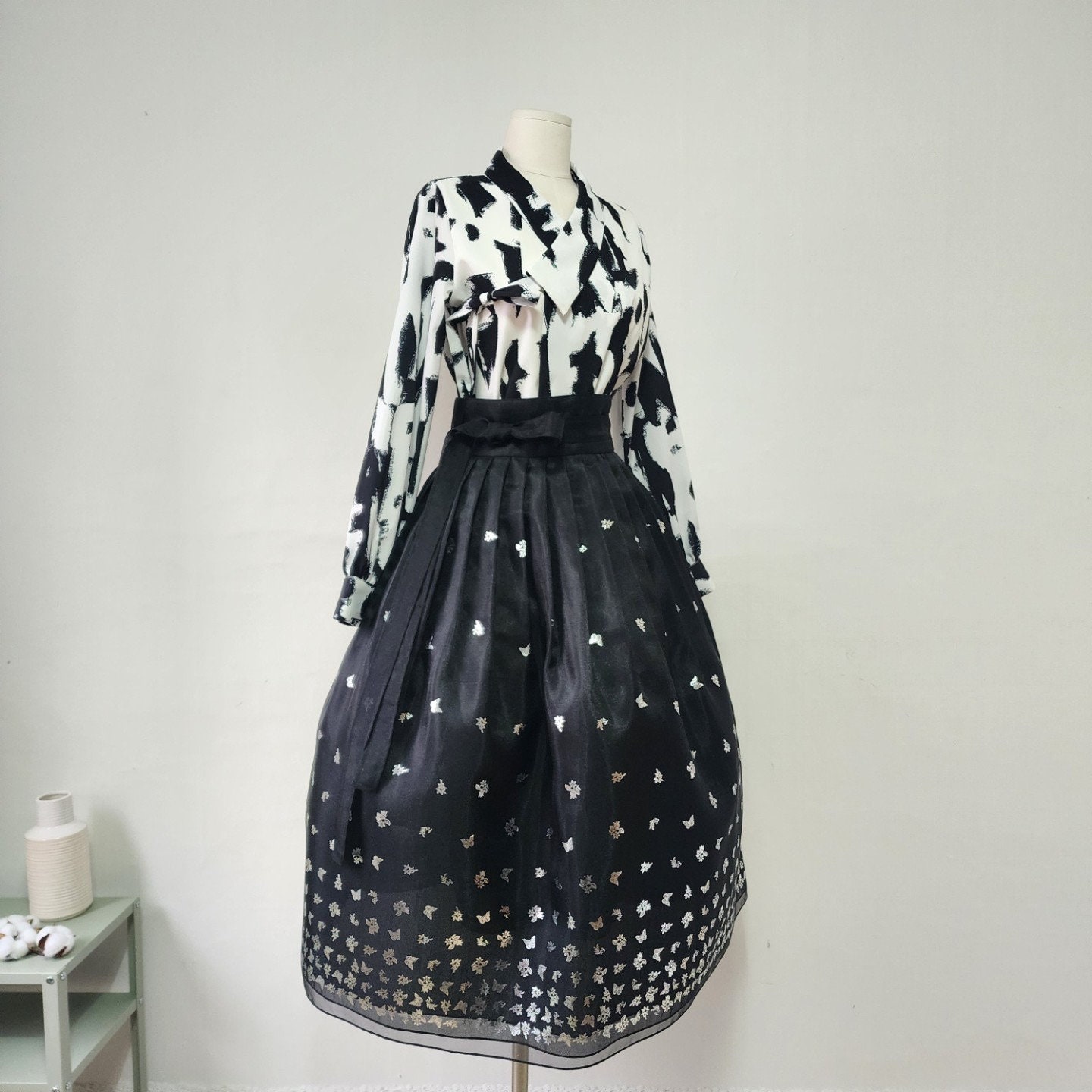 Elegant Gradient Heart Print Mesh Midi Skirt with High-Waist Design - Image 2