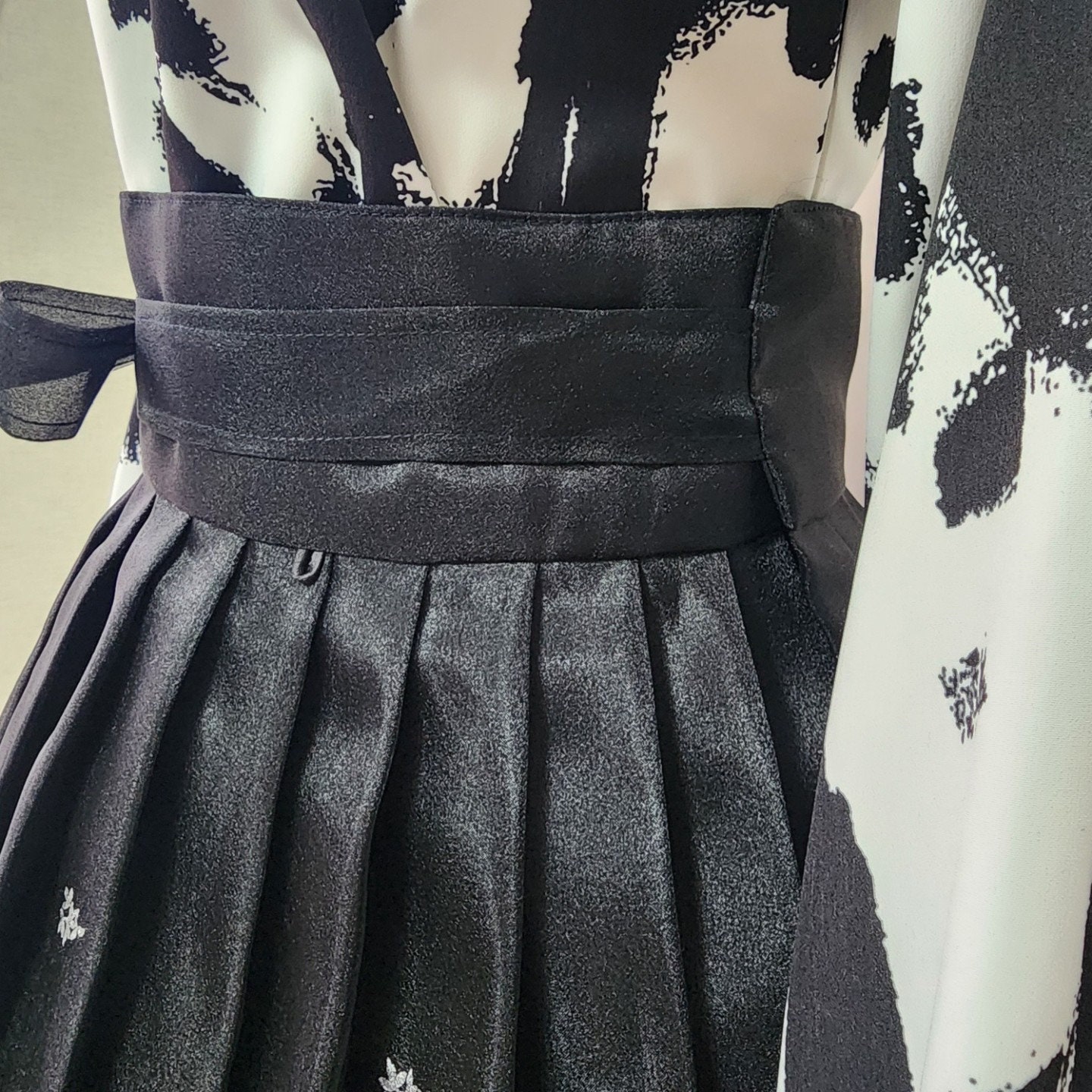 Elegant Gradient Heart Print Mesh Midi Skirt with High-Waist Design - Image 3