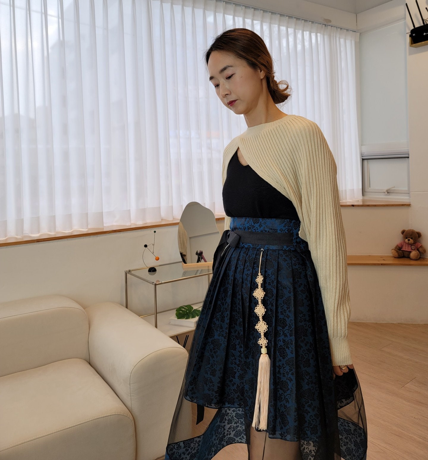 Elegant Layered Mesh High-Low Skirt with Tassel Detail and Patterned Hem - Image 2