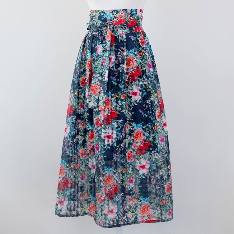 Vintage Garden Floral High-Waist Midi Skirt with Tie Belt - Image 2