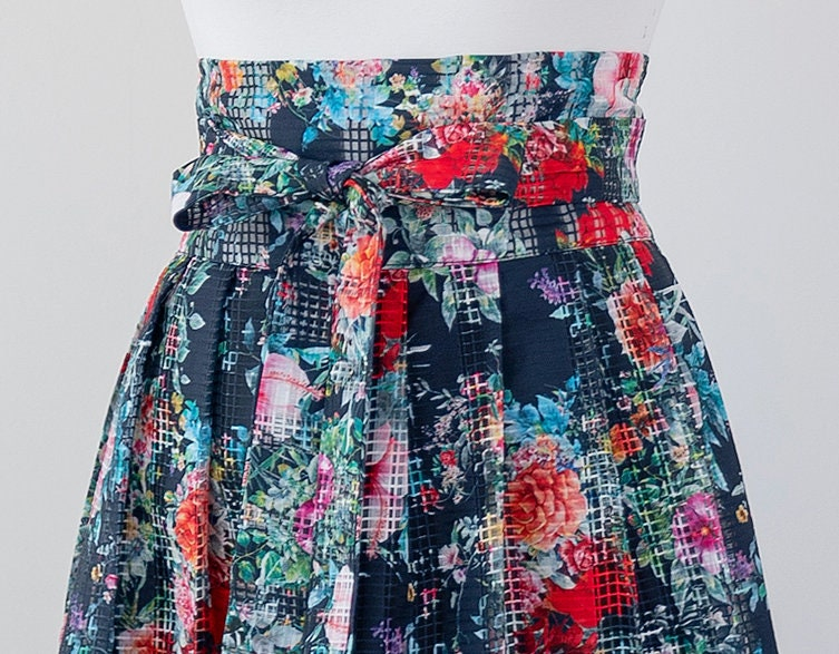 Vintage Garden Floral High-Waist Midi Skirt with Tie Belt - Image 4