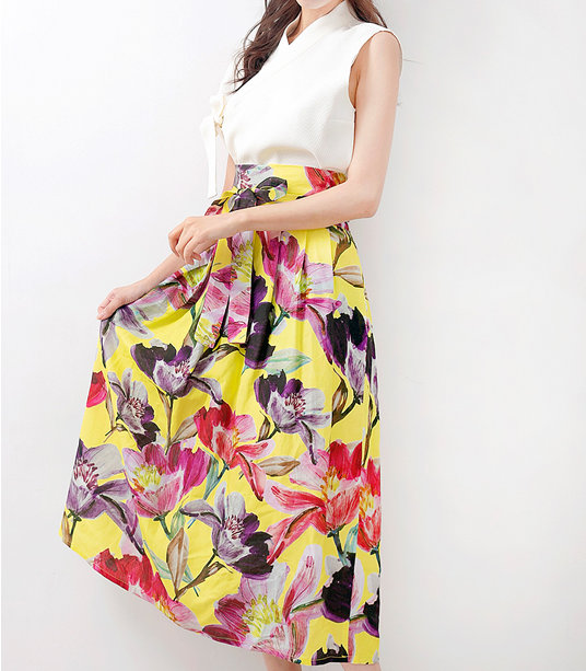 Bold Floral Print High-Waist Midi Skirt with Statement Tie Belt