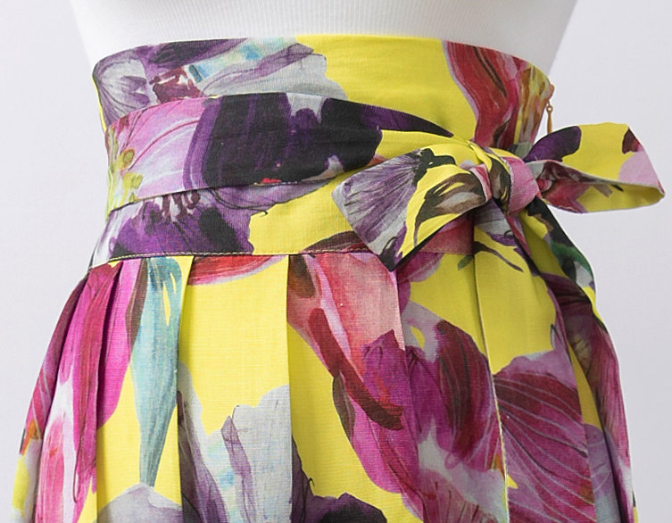 Bold Floral Print High-Waist Midi Skirt with Statement Tie Belt - Image 5