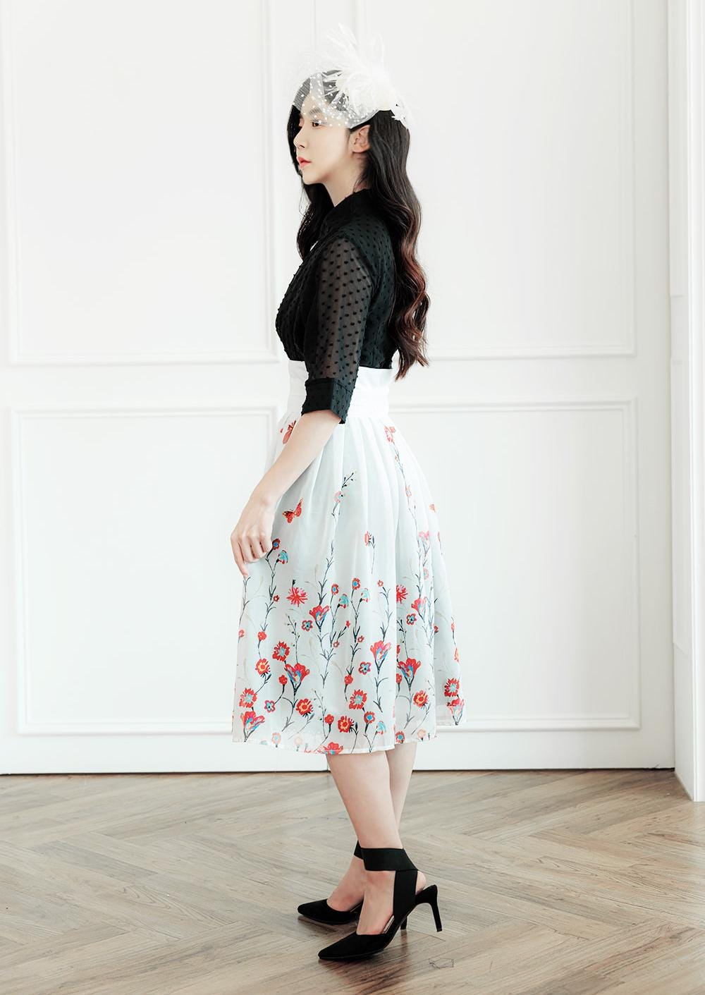 Elegant Floral Embroidered High-Waist Midi Skirt with Sheer Overlay - Image 4