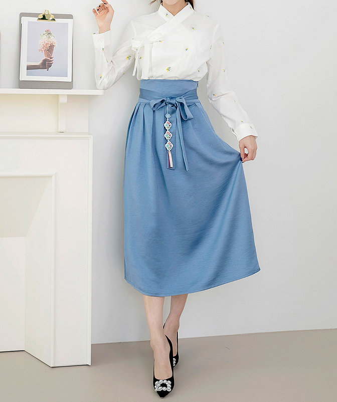 Elegant High-Waist Tie Belt Midi Skirt with Tassel Accent in Soft Blue