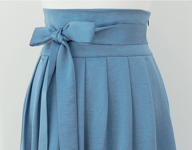 Elegant High-Waist Tie Belt Midi Skirt with Tassel Accent in Soft Blue - Image 4