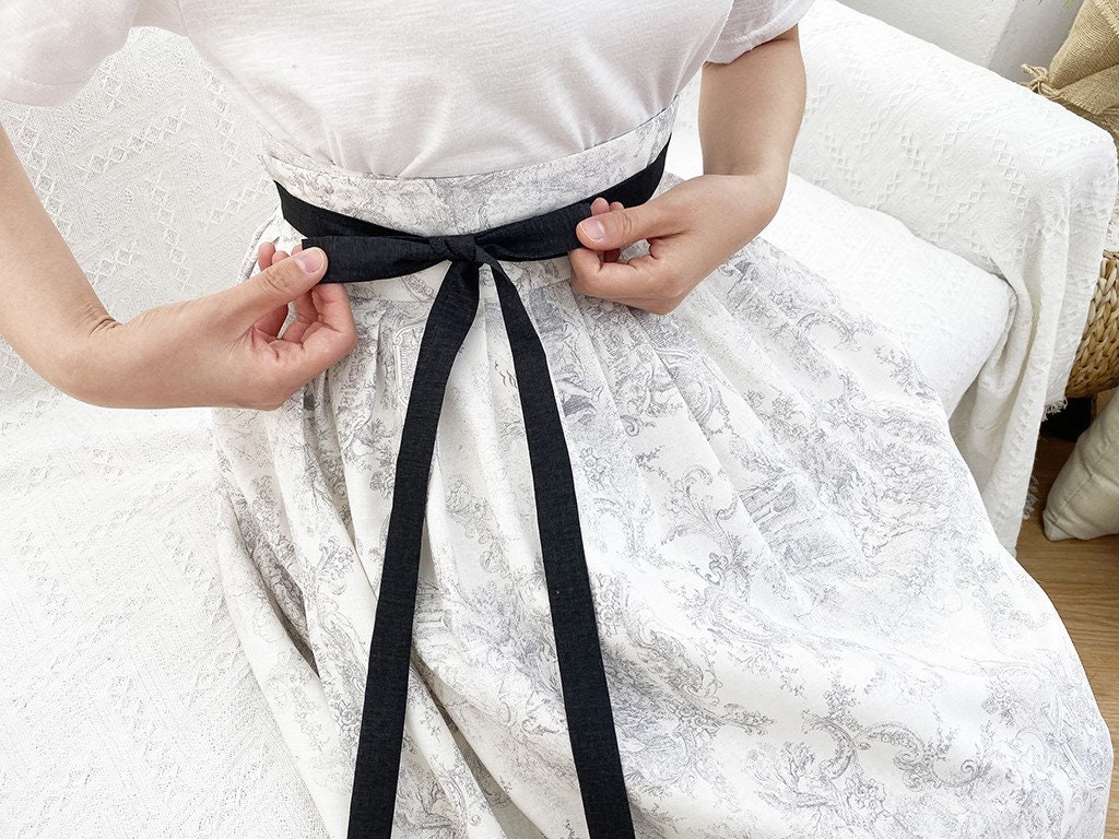 Elegant Lace Textured High-Waist Midi Skirt with Contrast Tie Belt - Image 3