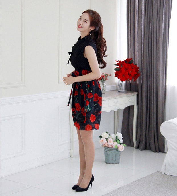 Elegant Rose Print Mesh Mini Skirt with High-Waist Design - Image 2