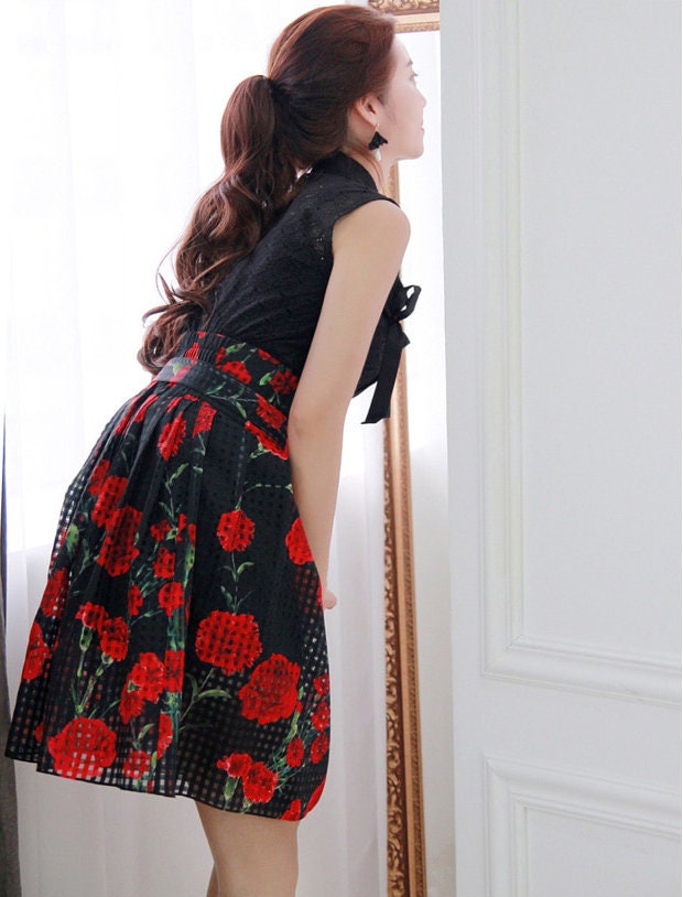 Elegant Rose Print Mesh Mini Skirt with High-Waist Design - Image 3