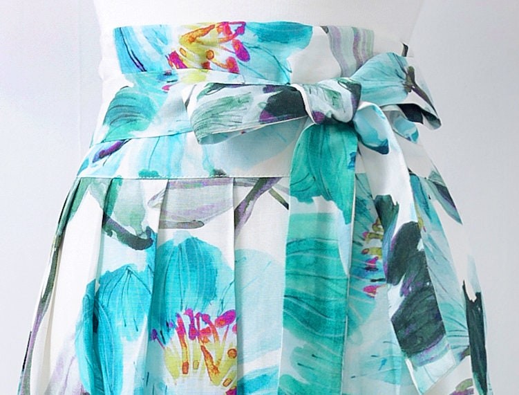 Fresh Botanical Floral High-Waist Midi Skirt with Tie Belt - Image 3