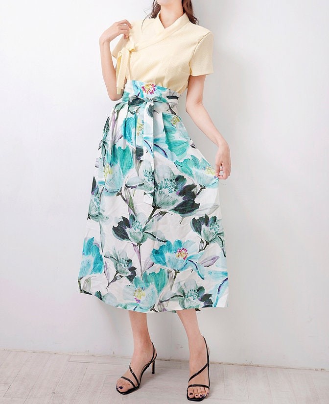 Fresh Botanical Floral High-Waist Midi Skirt with Tie Belt - Image 2