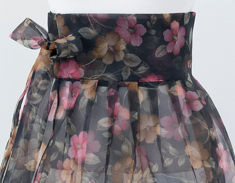 Romantic Sheer Floral Mesh Mini Skirt with High-Waist Design - Image 3