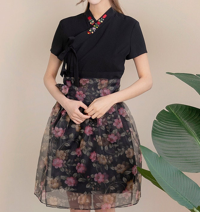 Romantic Sheer Floral Mesh Mini Skirt with High-Waist Design - Image 5